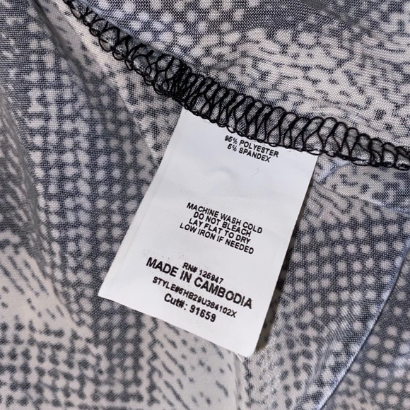 Women’s Plus Size Top Black and White Super Soft NEW 1x 🖤🤍 - Picture 6 of 7